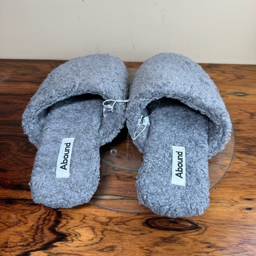 NEW Abound Drew Faux Fur Scuff Slipper in grey - Picture 8 of 12